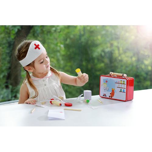 DOCTOR PLAYSET IN TIN CASE