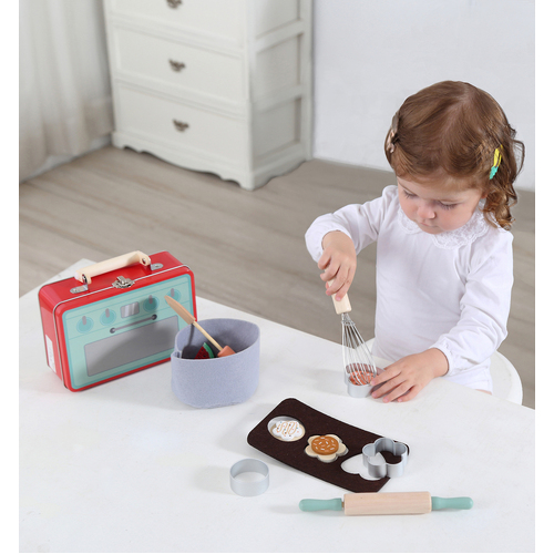 COOKIE BAKING PLAYSET IN TIN CASE
